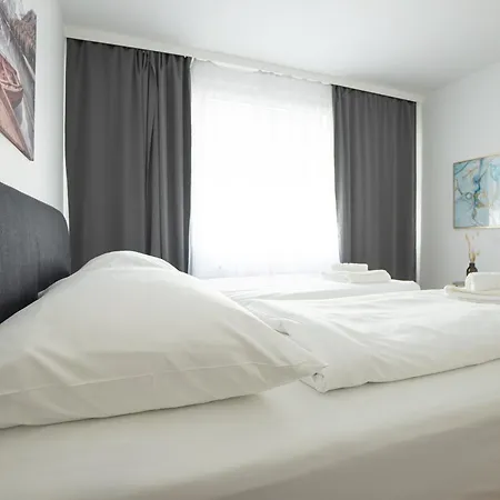 Charming With Balcony, Close To Stephansdom Cathedral *