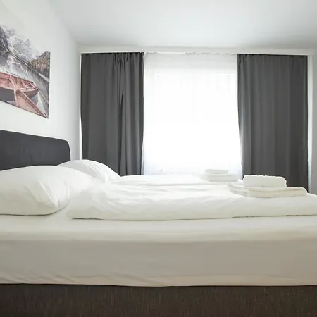 Charming With Balcony, Close To Stephansdom Cathedral * Viena