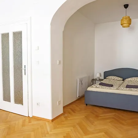 Apartment Barnabitengasse Vienna