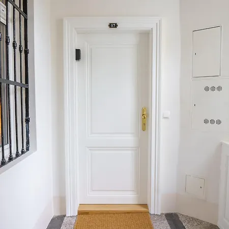 Barnabitengasse Apartment