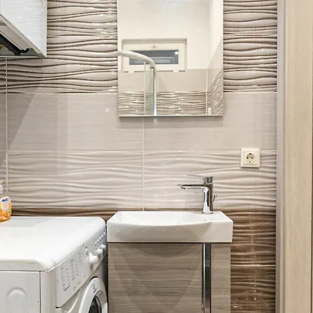 Chic 1br Near Biggest Amusementpark Of Apartment Vienna