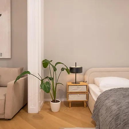 Apartment Spacious 110м2 Flat In The Center