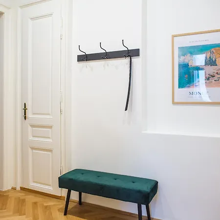 Apartment Brand Cozy *