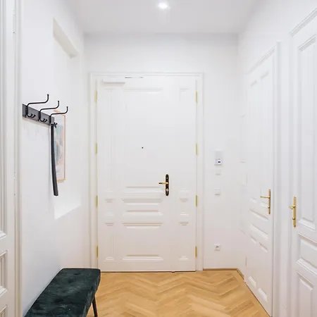 Brand Cozy * Vienna
