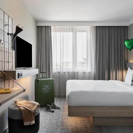 Moxy East Hotel