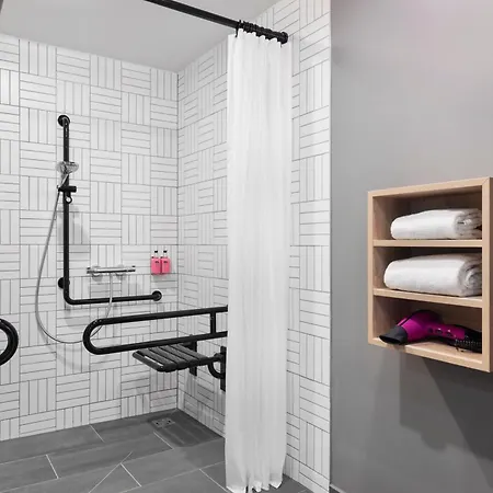 Hotel Moxy East Vienna