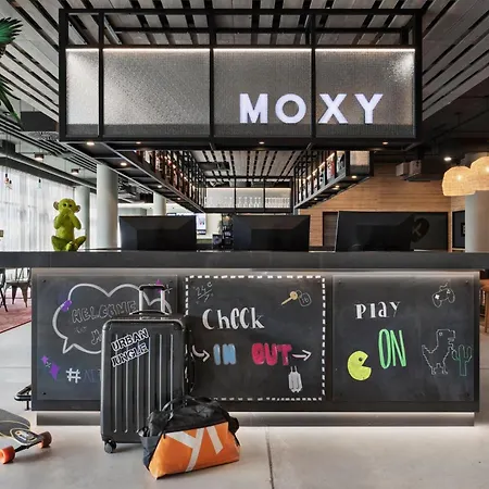 Hotel Moxy East Vienna