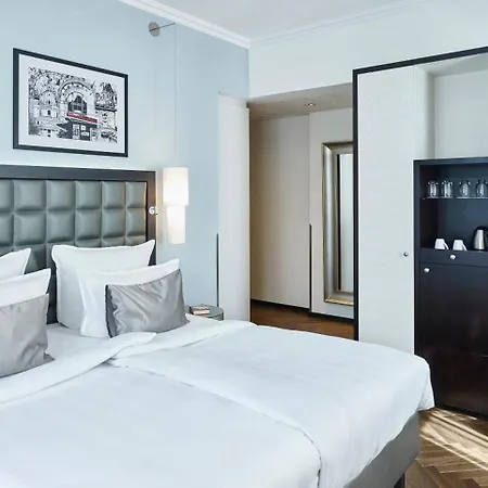 Steigenberger Herrenhof 5*