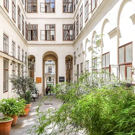Apartment Cosy In A Perfect Location 1070 Historical Part Of *
