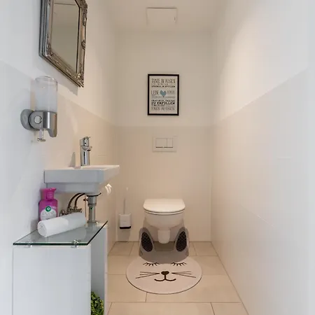 Luxurious Living With Beautiful Terrace Apartment