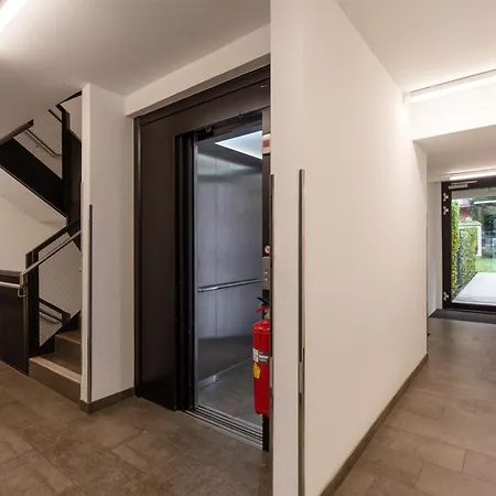 Luxurious Living With Beautiful Terrace Apartment