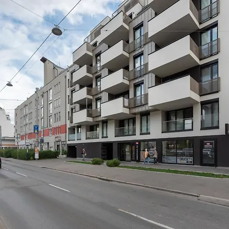 Luxurious Living With Beautiful Terrace Apartment