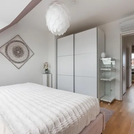 Apartment Luxurious Living With Beautiful Terrace Vienna