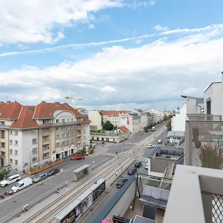 Luxurious Living With Beautiful Terrace Apartment