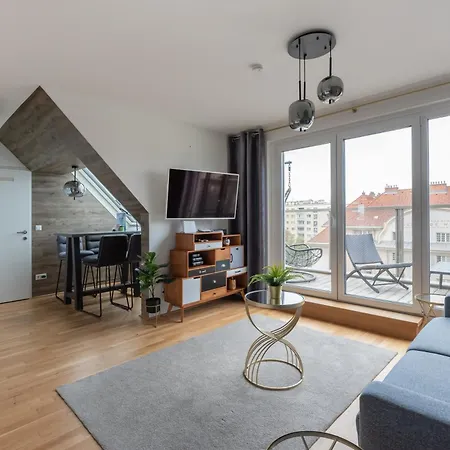 Luxurious Living With Beautiful Terrace