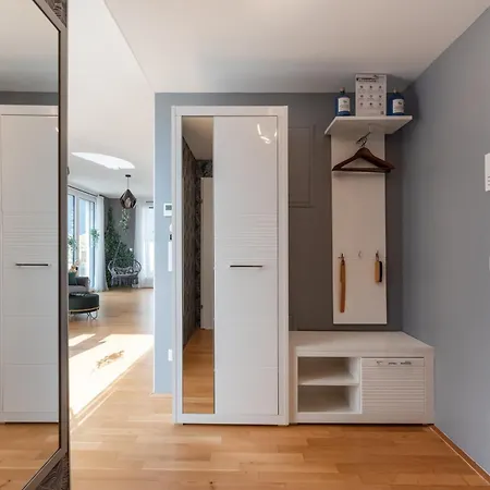 Mit Traumhafter Dachterrasse & Weitblick * Vienna