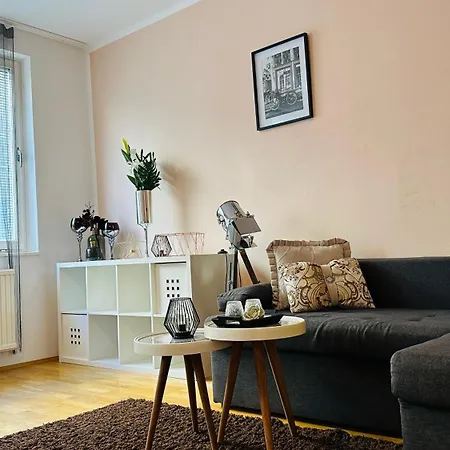 Apartment 12-fratelli Schloss Schonbrunn 10 To *