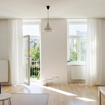 Minimalistic Near Naschmarkt Vienne