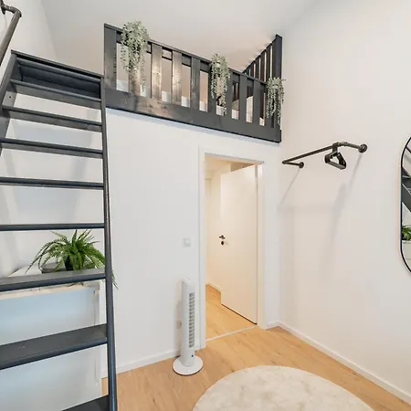 Chic By Home2 Hostel