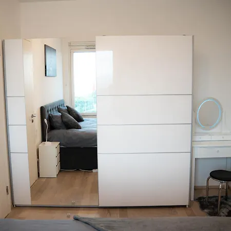 Restify10 - Skyline View - Fitness - Garge - Modern *