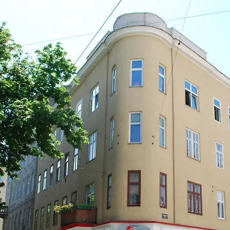 Heine Apartment Vienna
