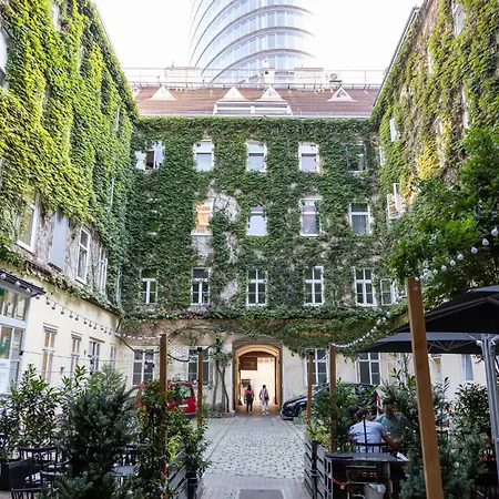 Family Deluxe A Stone Throw From The Centre And Danube * Vienna