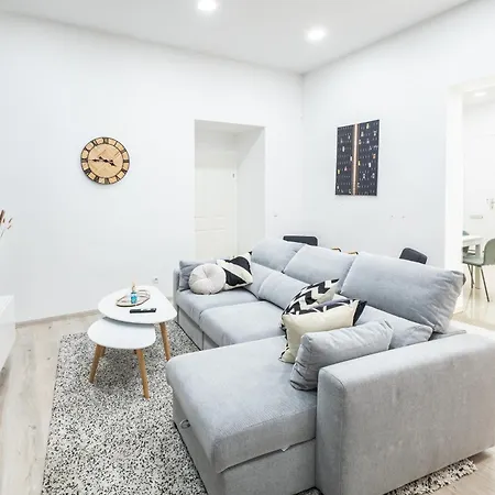 Apartment Family Deluxe A Stone Throw From The Centre And Danube Vienna
