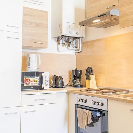 Apartment Spacious 3br Comfortable And