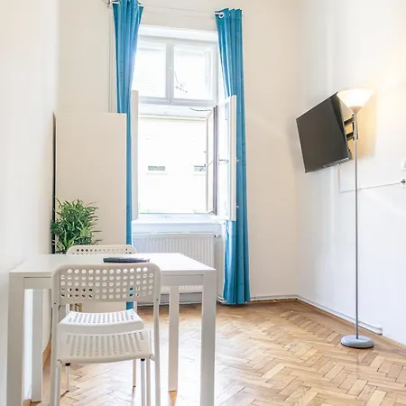 Spacious 3br Comfortable And Apartment *