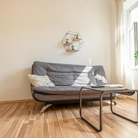 Inviting Economy 1br Apt. With The Location Apartment