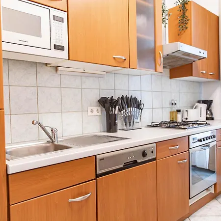 Stylish Apartment, Next To Schloss Belvedere 아파트 비엔나
