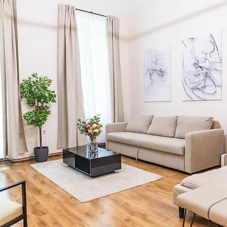 Stylish Apartment, Next To Schloss Belvedere Apartment *