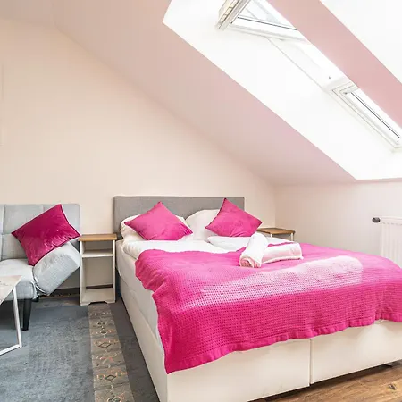 Airy Attic Apt.: Stylish At Penzing Area * Wien
