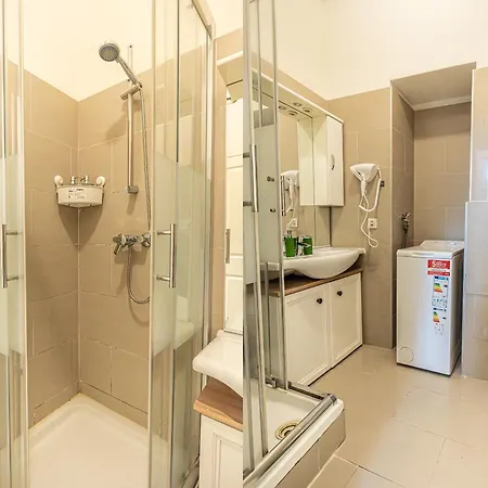 Like 2br Near Penzing Wien
