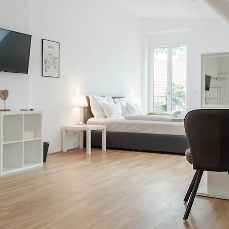 Next To Schoenbrunnpalace Close To Public Transport - Myschoenbrunn *
