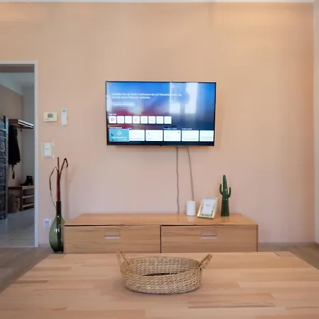 Kiwi Apartment