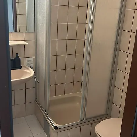 Self-check-in Adlon Hotel 3*