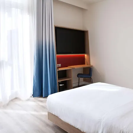 Hampton By Hilton Messe 3*