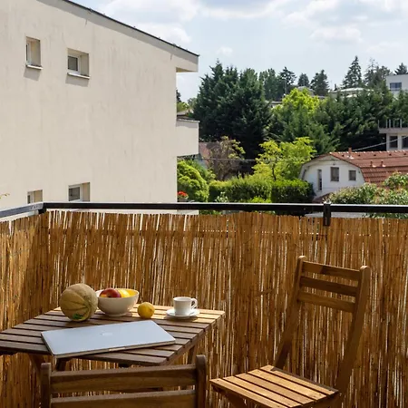 Balcony Oasis Wilhelminenberg Apartment
