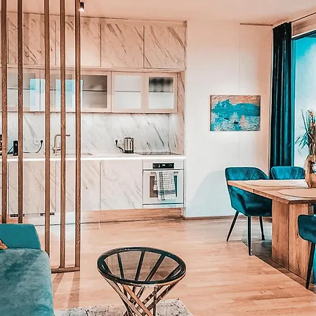 Alpenluxus Presents Kaiser - Rooftop Pool & Underground Car Park Apartment *