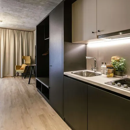 Adina Serviced Aparthotel 4*