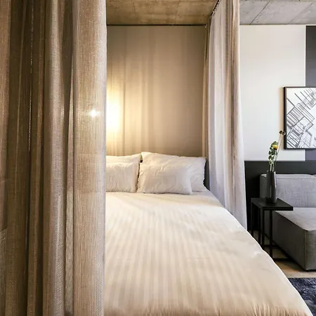 Aparthotel Adina Serviced 4*