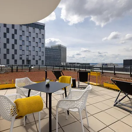 Adina Serviced Aparthotel 4*