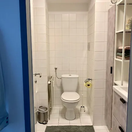 Apartment For 2 In Margareten