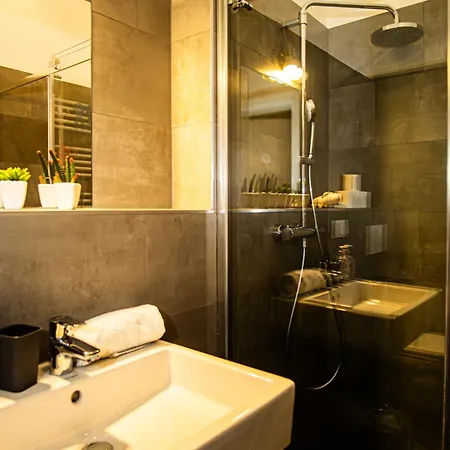 Raimond Apartment *