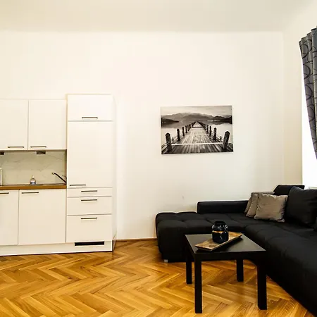 Raimond Apartment
