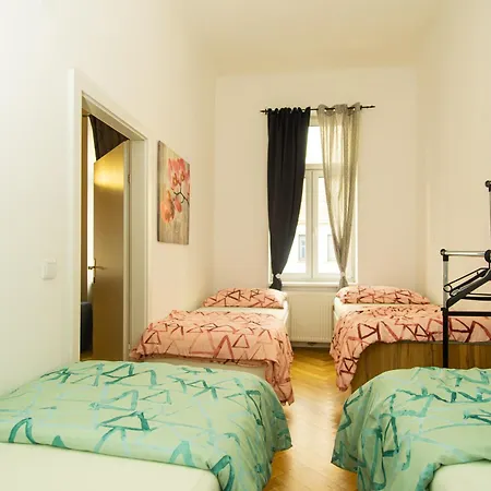 Raimond Apartment