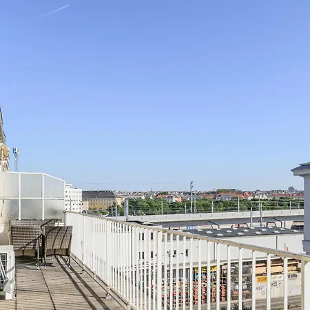 Apartment Rooftop Balcony Dream Margareten *