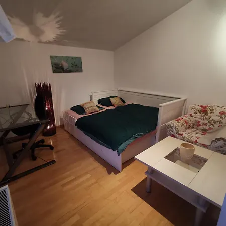 בית אירוח Sunny In Sunny House In A Quiet Location *