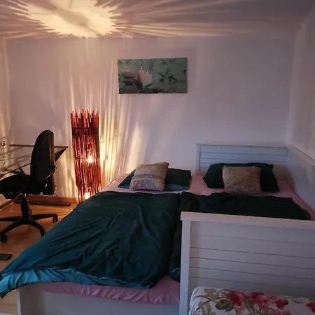 Sunny In Sunny House In A Quiet Location * וינה